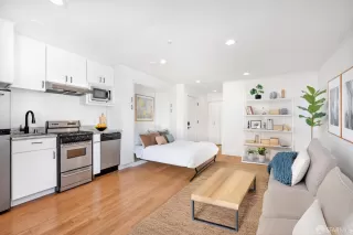 Photo #3: 425067032 Listing