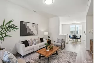 Photo #3: 425067237 Listing