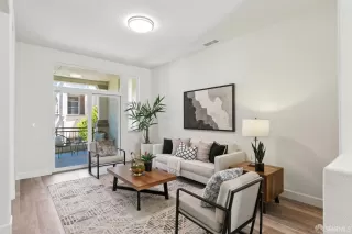 Photo #4: 425067237 Listing