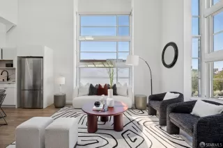 Photo #2: 425067531 Listing 