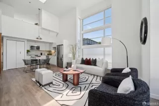 Photo #3: 425067531 Listing 