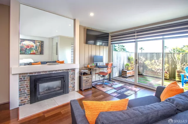 MLS: 425067678 Condo For Sale