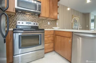 Photo #5: 425067678 Listing 