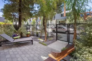 Photo #6: 425068460 Listing