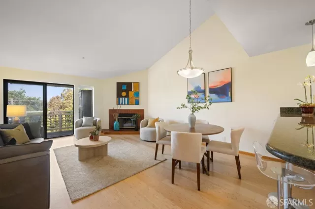 MLS: 425068809 Condo For Sale