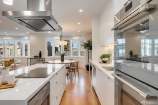 Photo #6: 425068891 Listing 