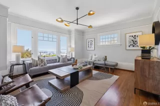 Photo #4: 425069103 Listing 