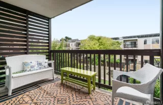 Photo #4: 425069126 Listing 