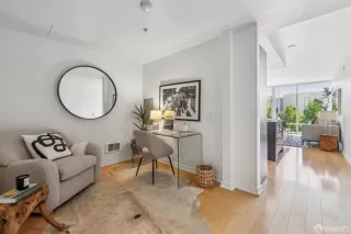 Photo #4: 425069266 Listing