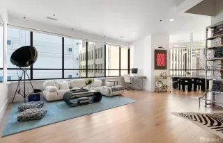 Photo #4: 425069551 Listing