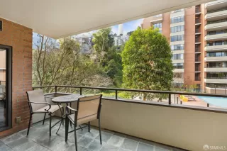 Photo #4: 425069562 Listing 