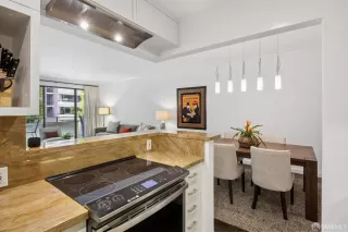 Photo #6: 425069562 Listing 