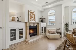 Photo #3: 425069808 Listing 