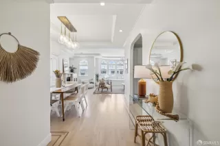 Photo #4: 425069808 Listing 