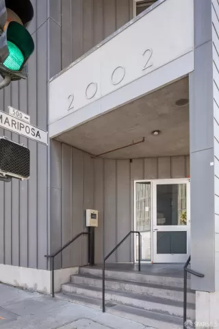 Photo #2: 425069855 Listing