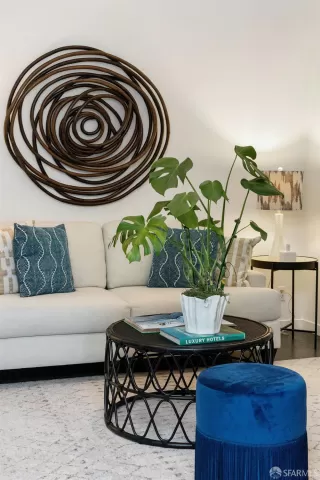 Photo #5: 425069855 Listing