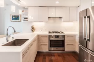 Photo #4: 425069870 Listing