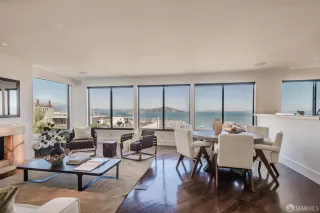 Photo #5: 425069967 Listing