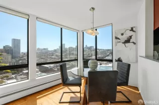 Photo #4: 425069976 Listing