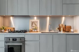 Photo #4: 425070004 Listing