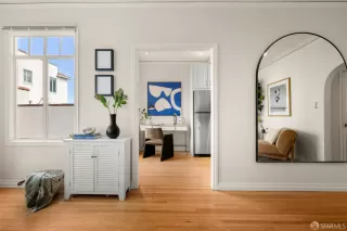 Photo #5: 425070032 Listing 