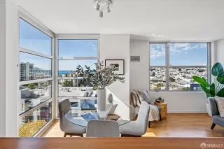 Photo #2: 425070065 Listing