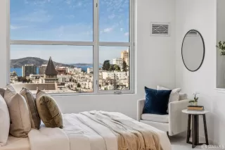 Photo #4: 425070065 Listing