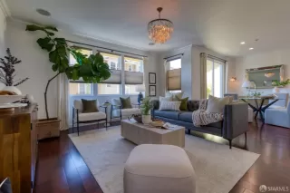 Photo #5: 425070236 Listing