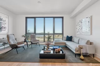 Photo #3: 425070325 Listing