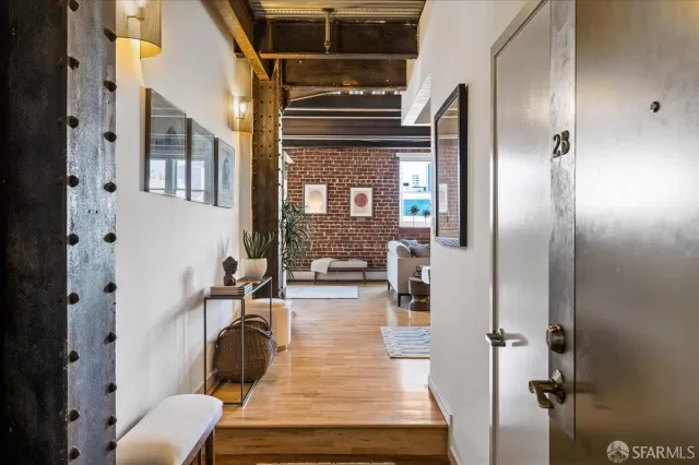 MLS: 425070339 Condo For Sale