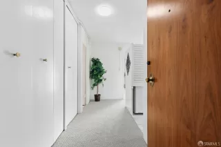 Photo #3: 425070347 Listing 