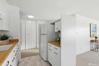 Photo #6: 425070347 Listing 