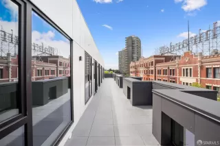 Photo #5: 425070452 Listing