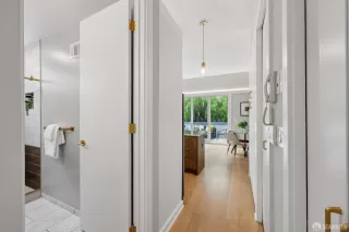 Photo #5: 425070477 Listing