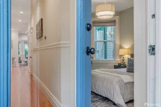 Photo #3: 425070492 Listing