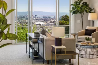 Photo #3: 425070524 Listing