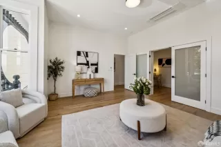 Photo #2: 425070803 Listing