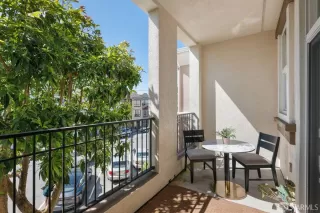 Photo #3: 425070821 Listing