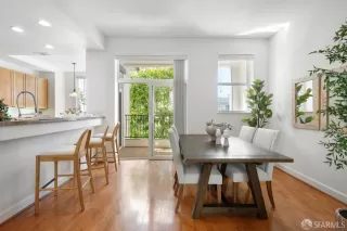 Photo #4: 425070821 Listing