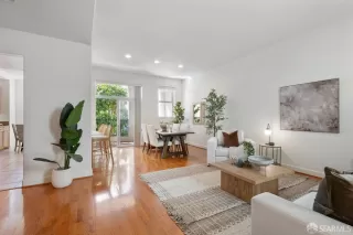 Photo #5: 425070821 Listing