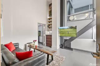 Photo #4: 425070825 Listing