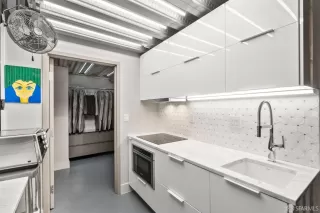 Photo #6: 425070825 Listing