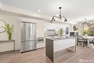 Photo #3: 425071169 Listing 