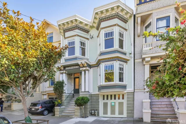 MLS: 425071307 Condo For Sale