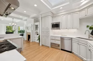 Photo #3: 425071307 Listing