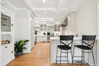 Photo #5: 425071307 Listing