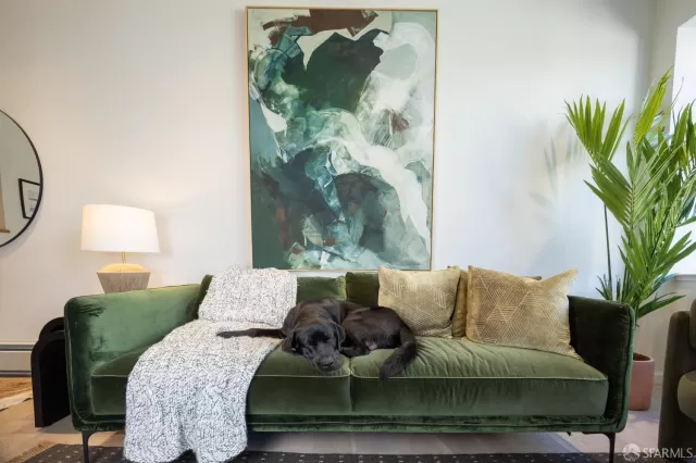 MLS: 425071312 Condo For Sale