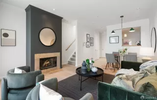 Photo #4: 425071312 Listing