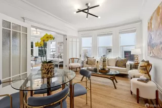 Photo #6: 425071353 Listing