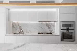 Photo #4: 425071496 Listing